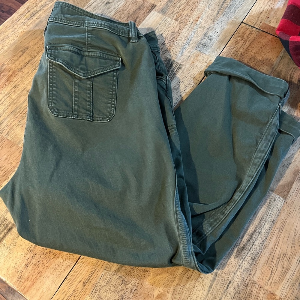 Torrid size 18 cropped pants